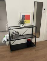 Regal mit drei Ebenen schwarz Metallgestell guter Zustand