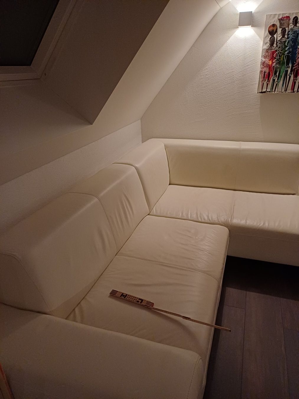 Interio Sofas: Leder-Sofa weiss – D'occasion à Flums par elchapo