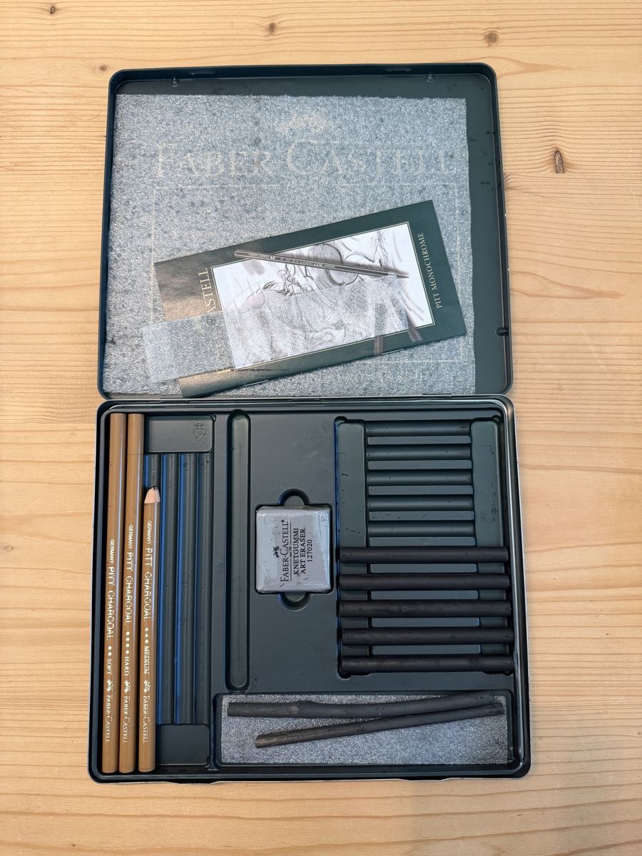 Faber-Castell Stylos & Marker: Faber-Castell Pitt Monochrome Kohle Set – D'occasion à Oberdorf NW par sab_qgz6 1