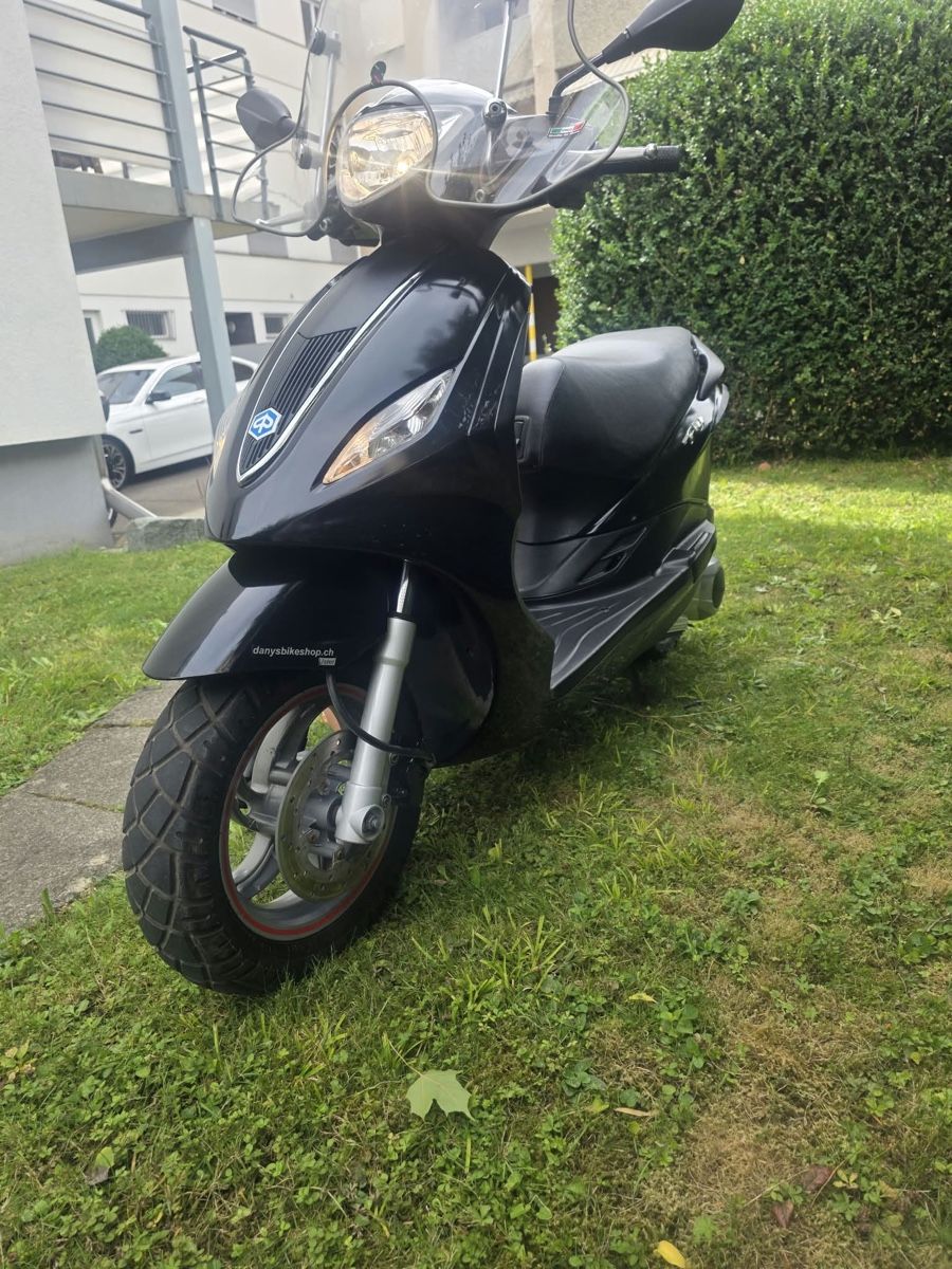 Piaggio Scooters: Piaggio FLY 125.e. 3V – D'occasion à Winterthur par Fabio_46 3