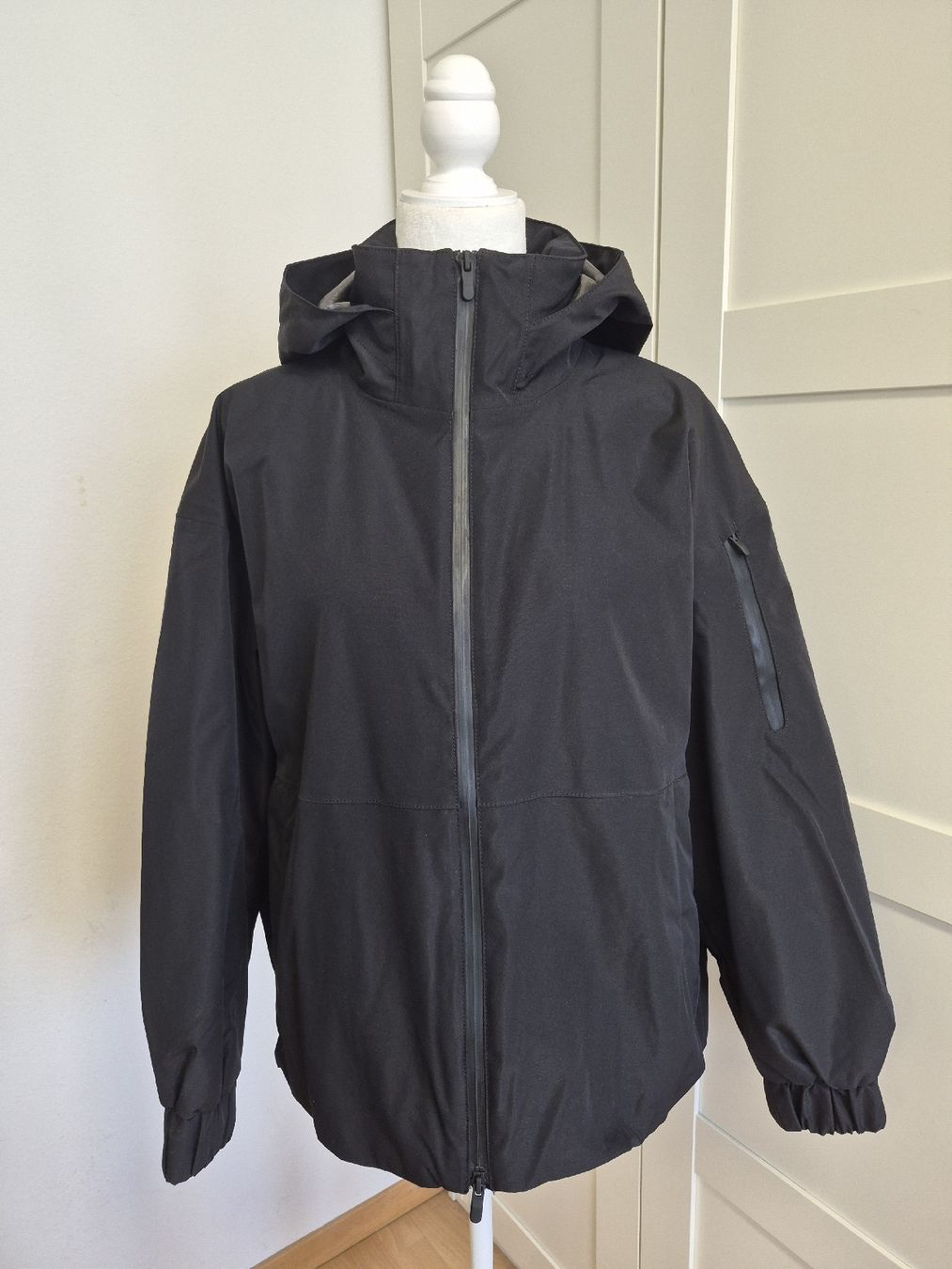 Jacken: Funktionsjacke schwarz winddicht Grösse M – Neu (gemäss Beschreibung) aus Adliswil von Ci5671