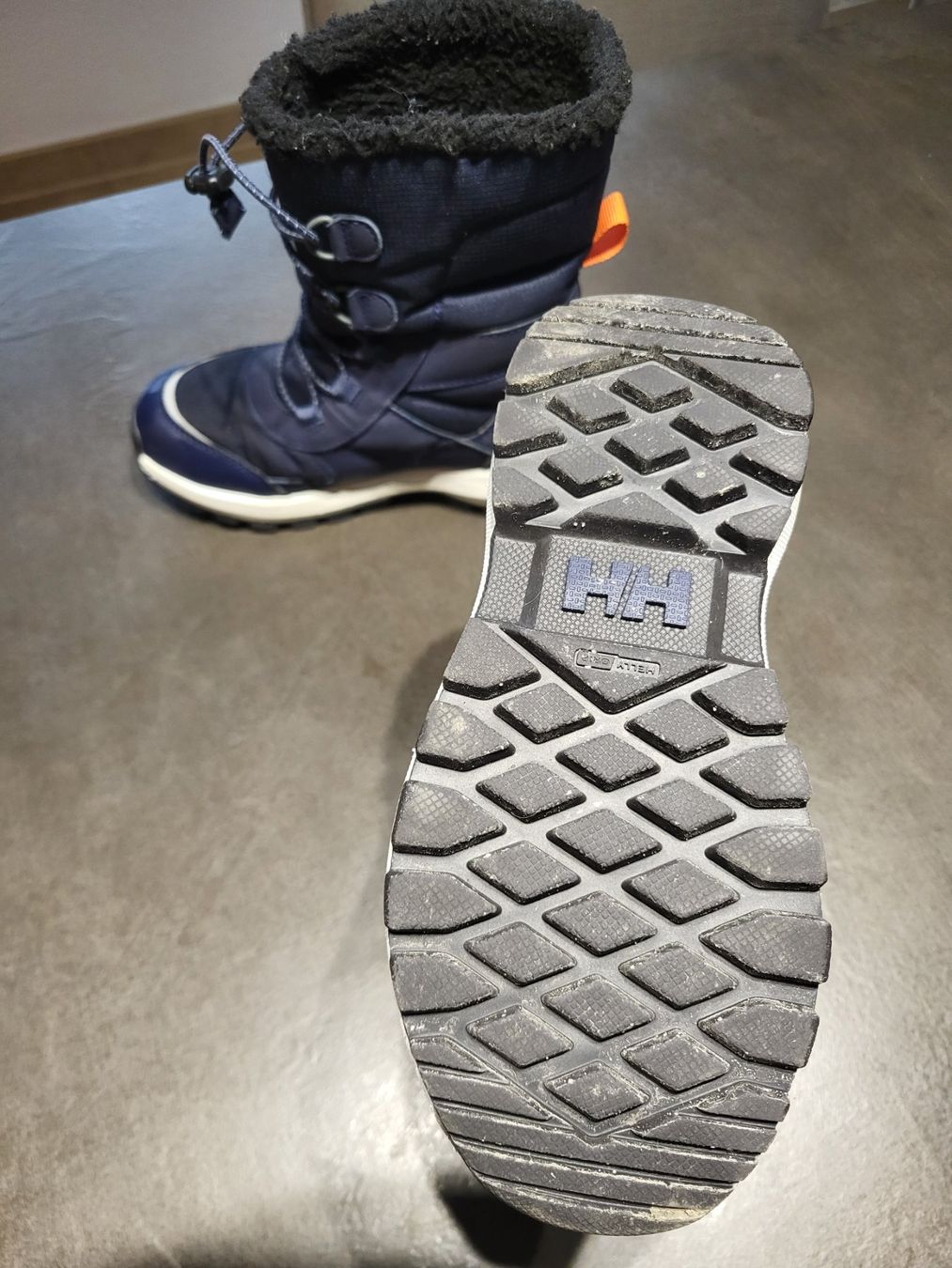 Helly Hansen Scarpe per ragazzi: Chaussures de neige comme neuves 30 – Usato da Gampelen venduto da cli_2thg 1