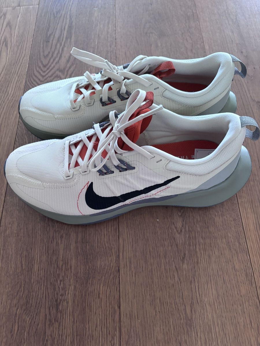 Nike Herrenschuhe: Nike Juniper Trail 2. Chaussures taille 43 neuves. – Neu und originalverpackt aus Prilly von Adrianacometti 1