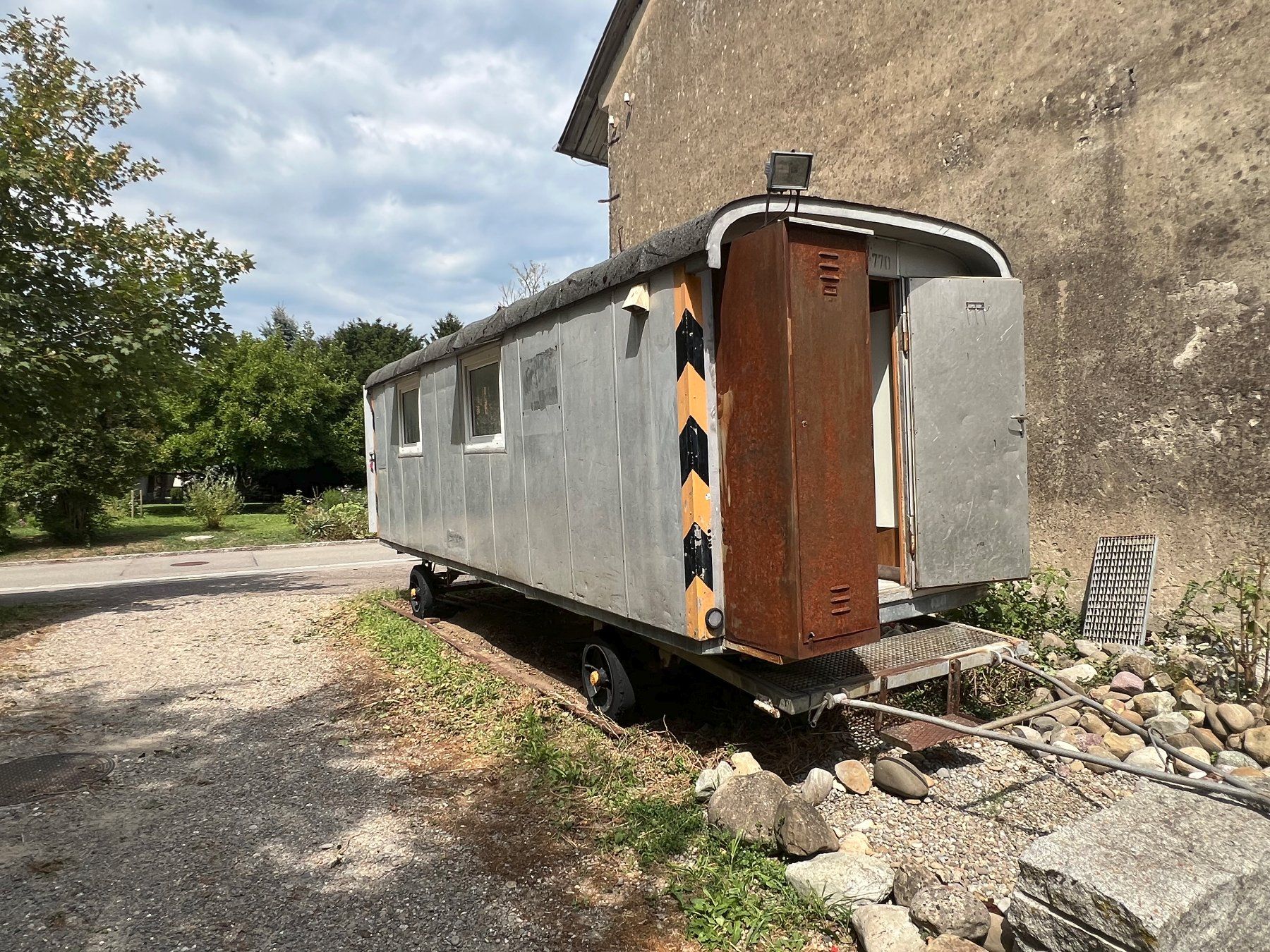 Rimorchi: Bauwagen / Partywagen – Usato da Weiningen TG venduto da Bv 3