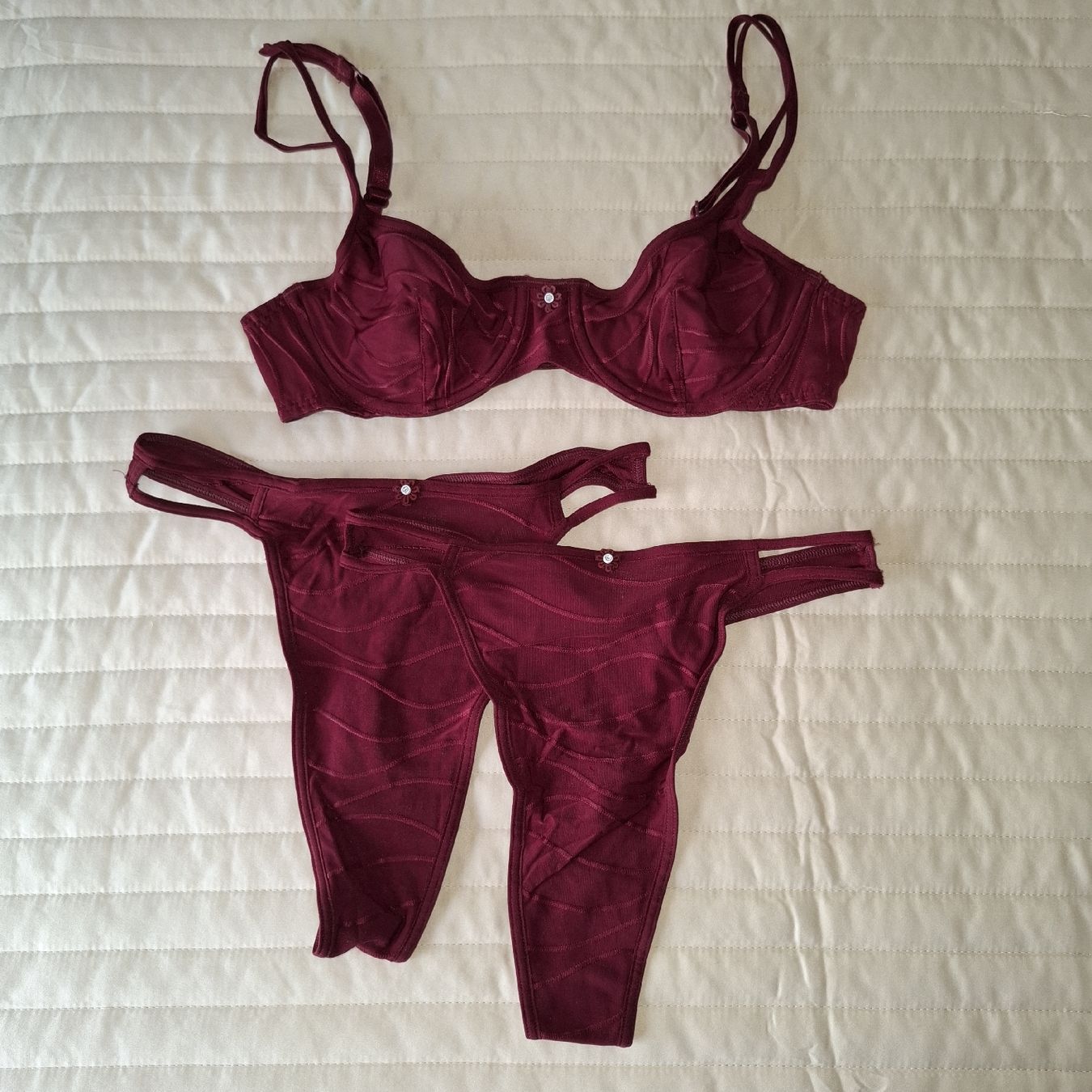 Triumph Altra biancheria intima: Dunkelrotes Dessous Set von Triumph, Gr. 70A & 38 – Nuovo (secondo la descrizione) da Emmen venduto da Tigerlady