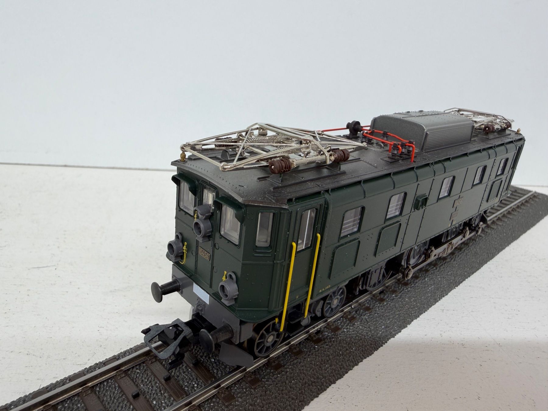 Märklin Modellini di ferrovie: Märklin H0  E-Lok SBB Ae 3/6 10456 / Digital – Usato da Büsserach venduto da ModellbahnDepot 5