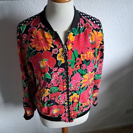 Blouson Zara Blumenmuster Retro Gr. S Sommerjacke