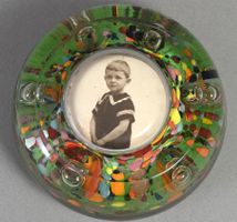 Seltenes Presse-papiers aus Glas mit Foto, um 1930