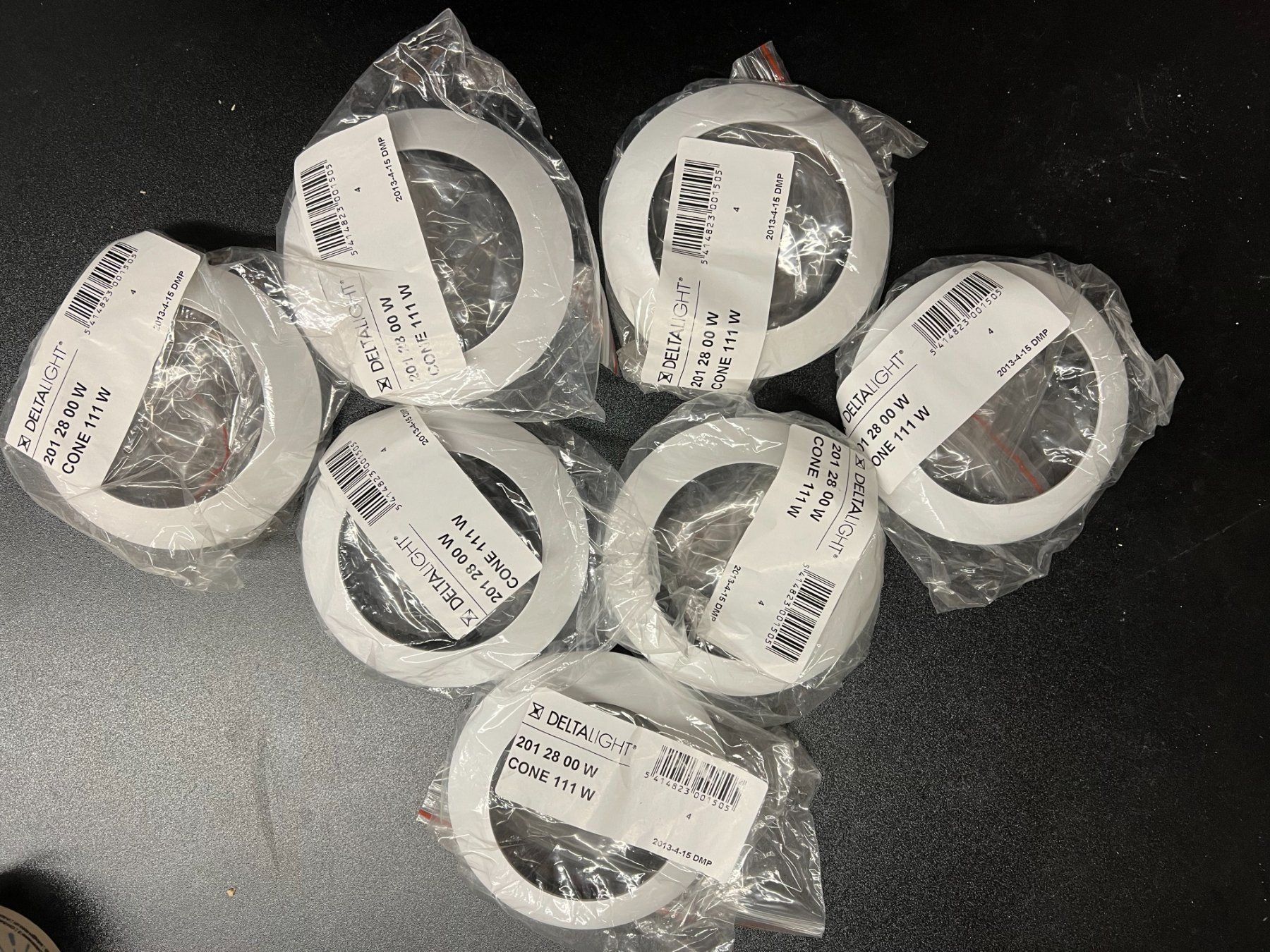 Lampade: DELTA LIGHT CONE 111 W – Nuovo e nell'imballaggio originale da Mägenwil venduto da BackInWhite 1