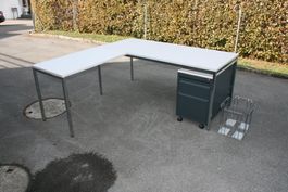 Büroarbeitsplatz, Schreibtisch 180 x 80, Korpus (Set 2)