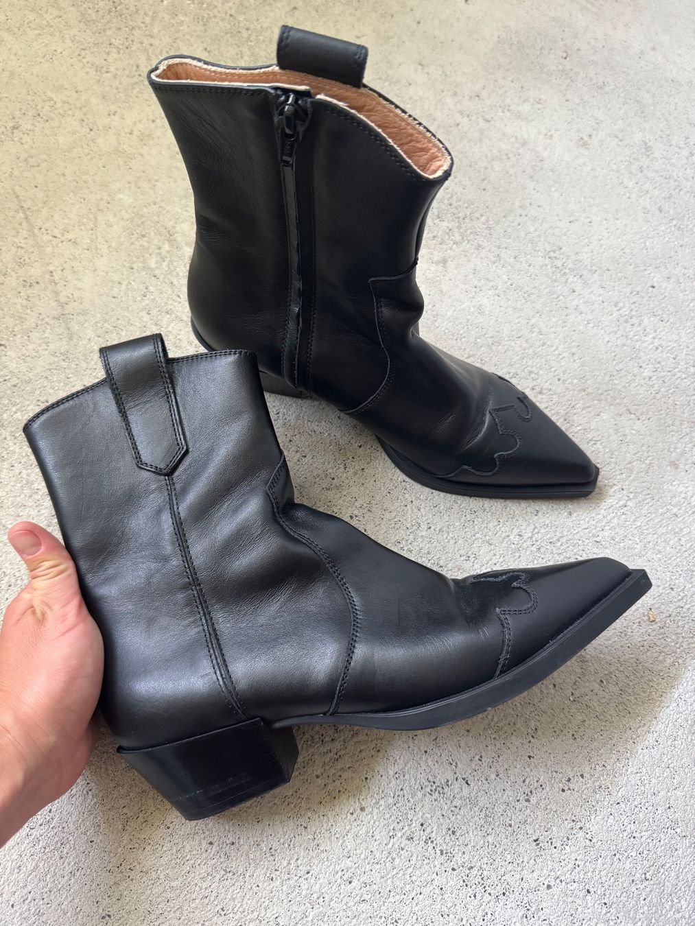 Copenhagen Scarpe da donna: CPH239 - Cowboy/biker ankle boot - black. Grösse: 37 – Usato da Stäfa venduto da dba_9h7t 1