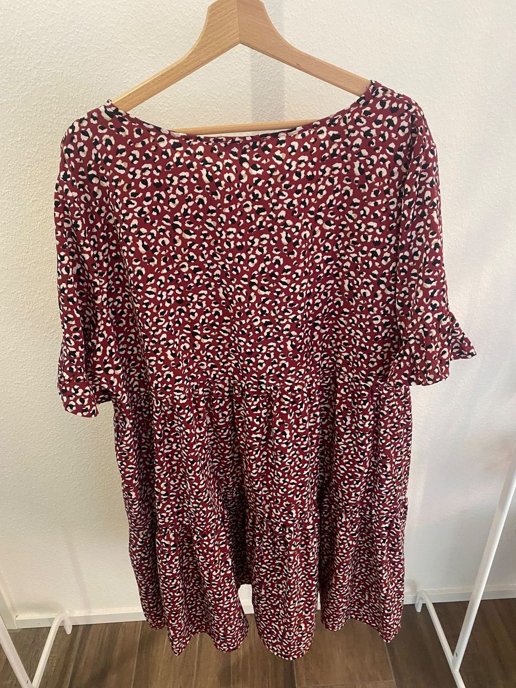 Shein Kleider: Kleid mit Muster bordeaux Gr. 4XL / Gr. 52 – Gebraucht aus Pratteln von a23_j2gs 2