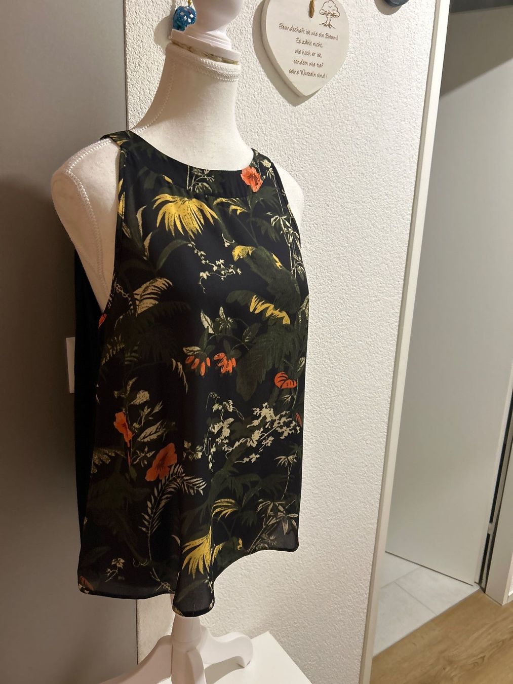 Top: Top schwarz mit Muster von Warehouse Gr.36 – Usato da Brunnen venduto da Nala2929 2