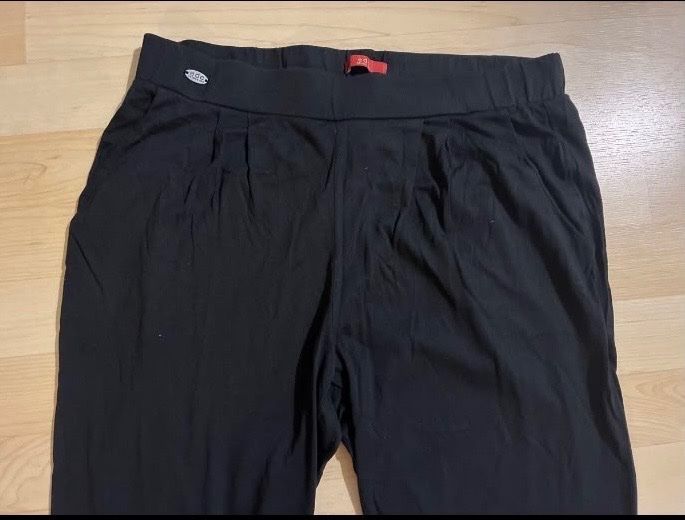 Pantalons: Hose M – D'occasion à Küssnacht am Rigi par Anacerna 1