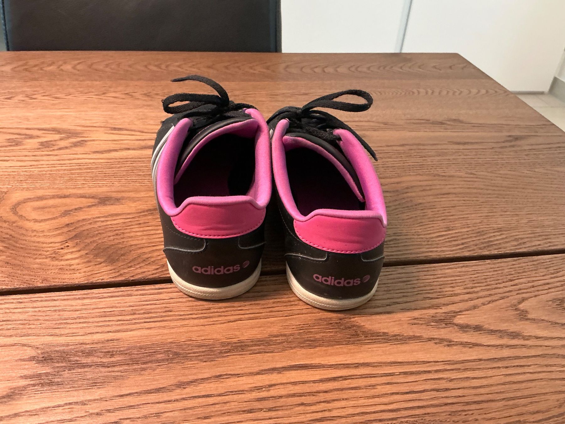 Chaussures femmes: Adidas Turnschuh Gr.41 – D'occasion à Würenlos par sweety5436 2