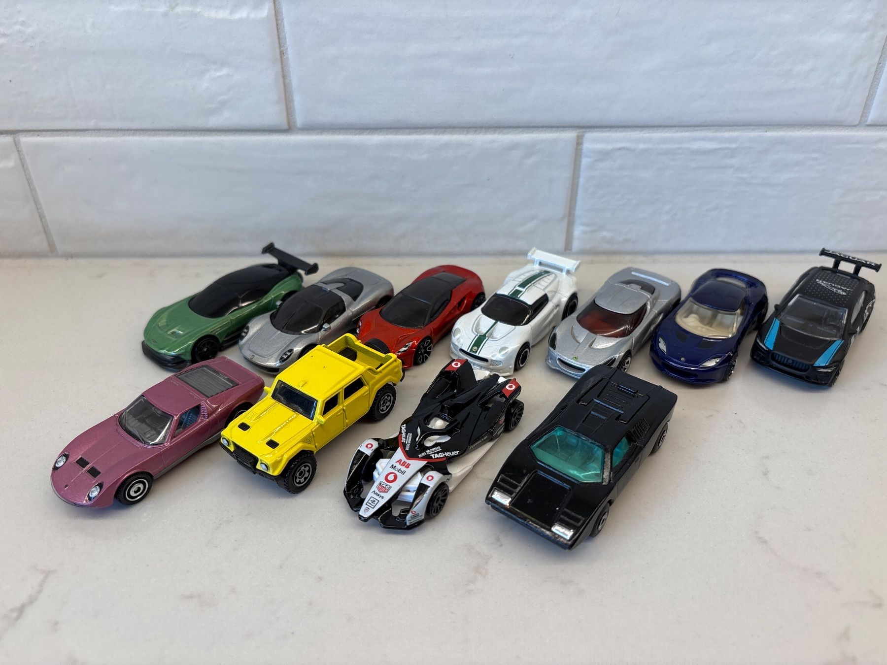 Hot Wheels Voitures modèles: Hotwheels et Matchbox lot de 11 voitures – D'occasion à Gollion par Hampton