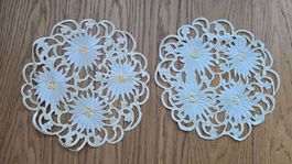 Deckeli / Untersetzer Edelweiss rund, bestickt 2er Set