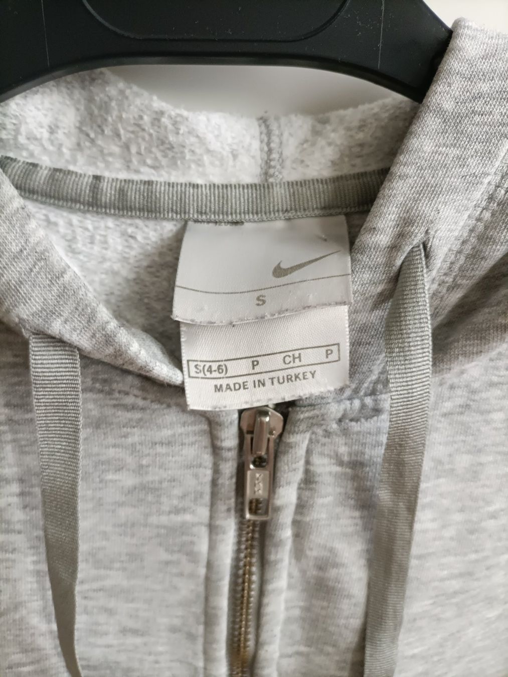 Nike Jacken: Nike Zip Damen-Hoodie, Grau, Gr. S – Gebraucht aus Zürich von taniayyo 2