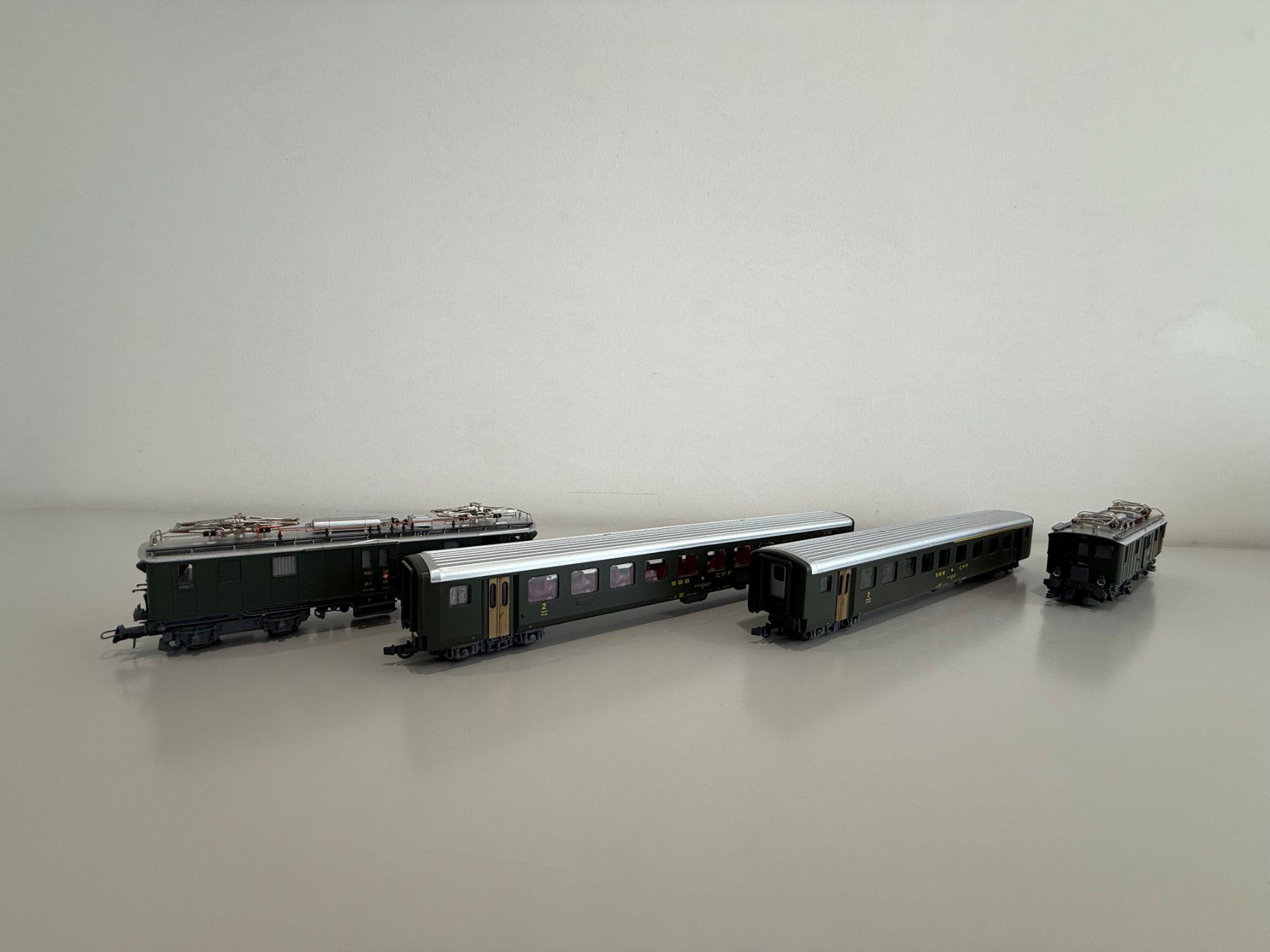 Roco Modellini di ferrovie: Zugset vierteilig "Sulgener Pendel" der SBB – Nuovo (secondo la descrizione) da Oftringen venduto da Pgi 2