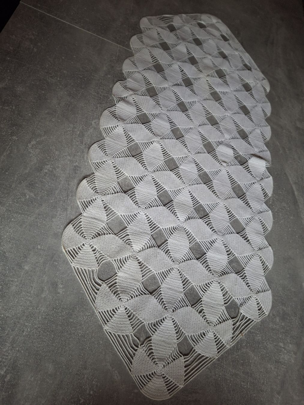 Autre linge de table: Chemin de table crochet blanc motif losanges  – D'occasion à Villiers par san_jn5w 3