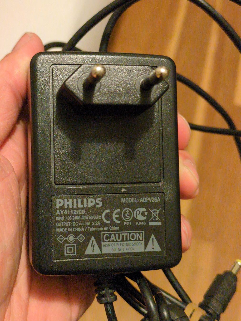 Ladegeräte: Philips-Netzteil (Modell ADPV26A) – Gebraucht aus Zürich von balin777 1
