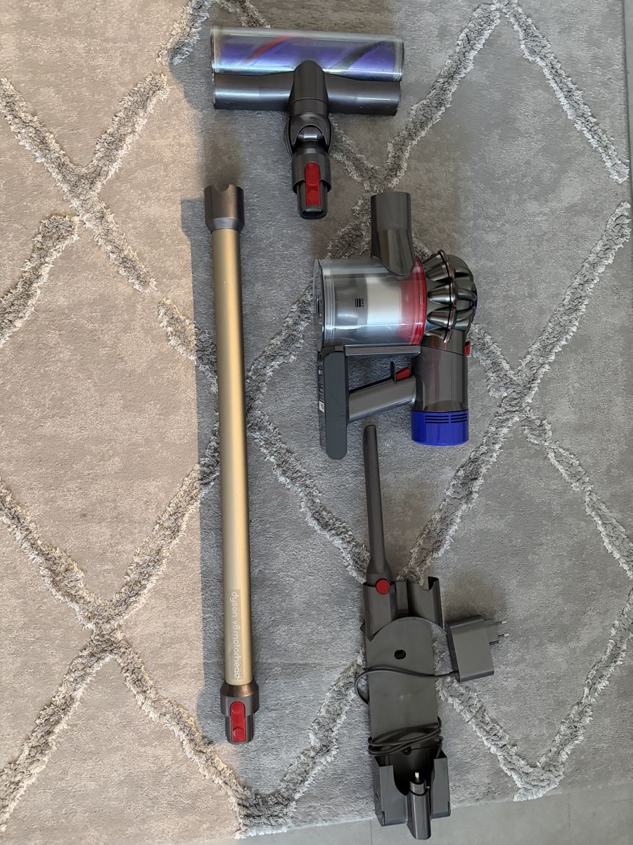 Dyson Aspirapolveri & Accessori: Dyson V8 motorhead – Usato da Meyrin venduto da SA_3006