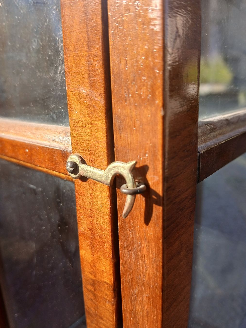 Vetrine: Kleine Wandvitrine, Antik – Usato da Bern venduto da MattePostBrocki 1