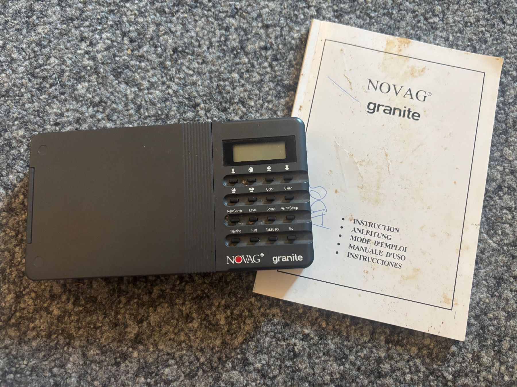 Jeux: NOVAG granite Schachcomputer mit Anleitung – D'occasion à Münchenstein par sil_h6c9
