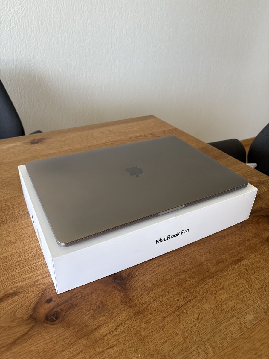 Apple Notebooks: Macbook Pro, 15inch, 16GB 2017 – Gebraucht aus Jona von Dearr 4