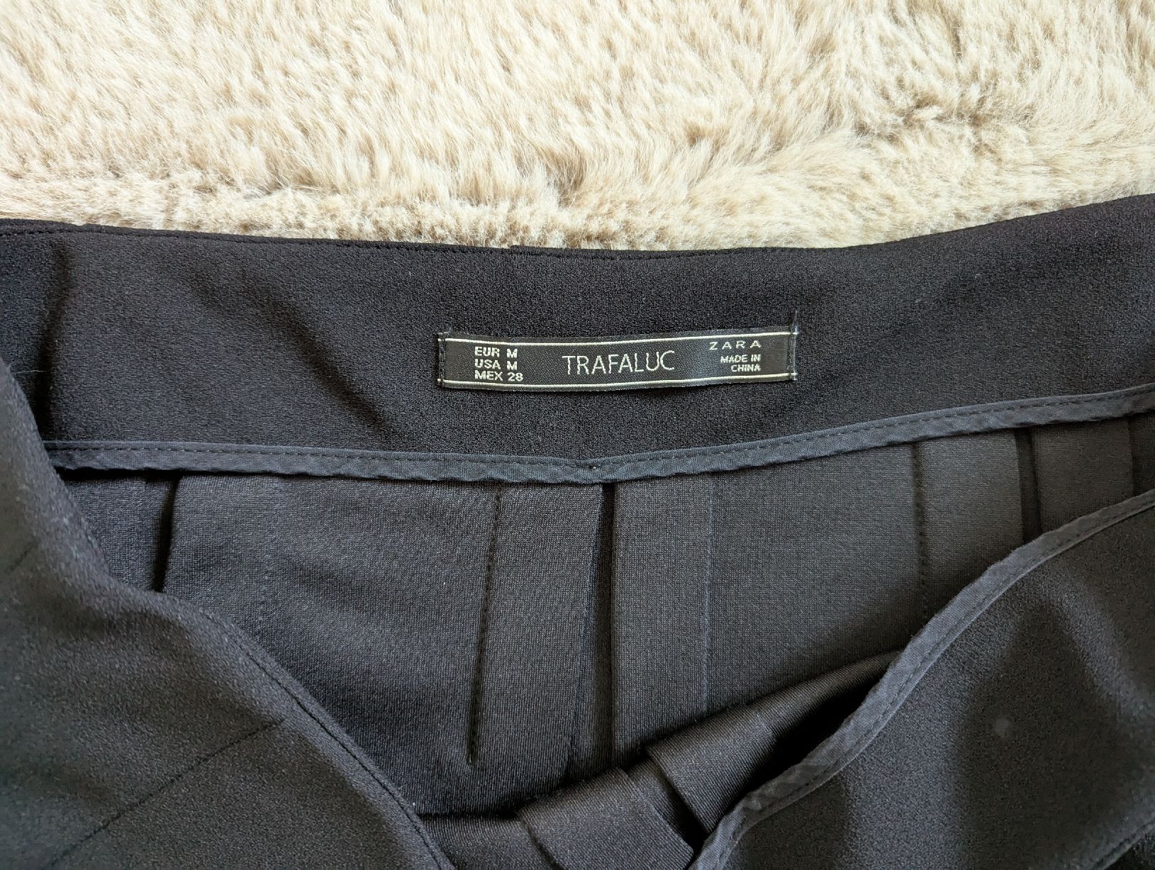 Zara Röcke: petite jupe noire Zara M – Neu (gemäss Beschreibung) aus Montreux von dem_gyt9 1