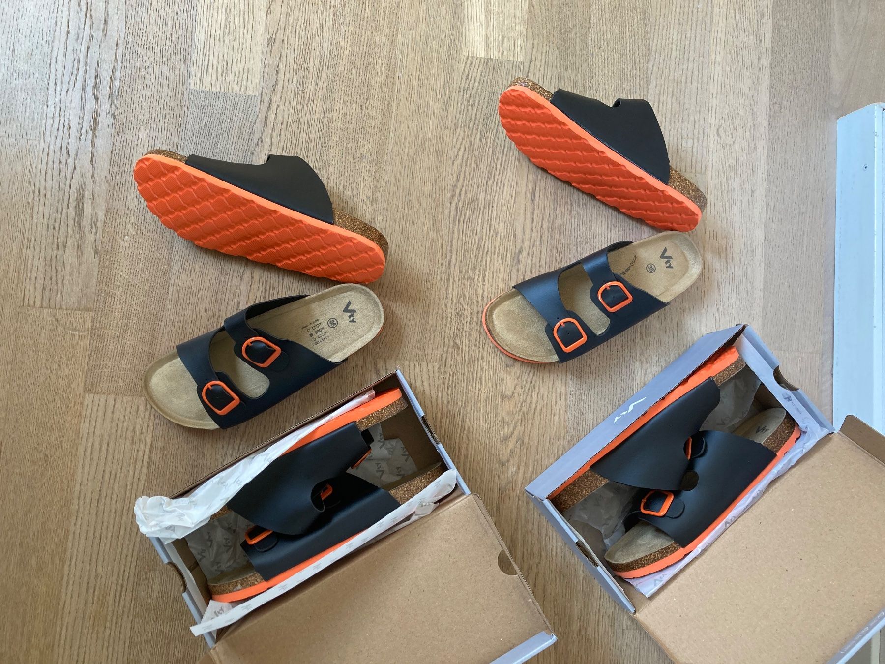 Dosenbach Schuhe für Jungen: Hausschuh Paket Grösse 35 und 36 – Neu und originalverpackt aus Köniz von Hollis01