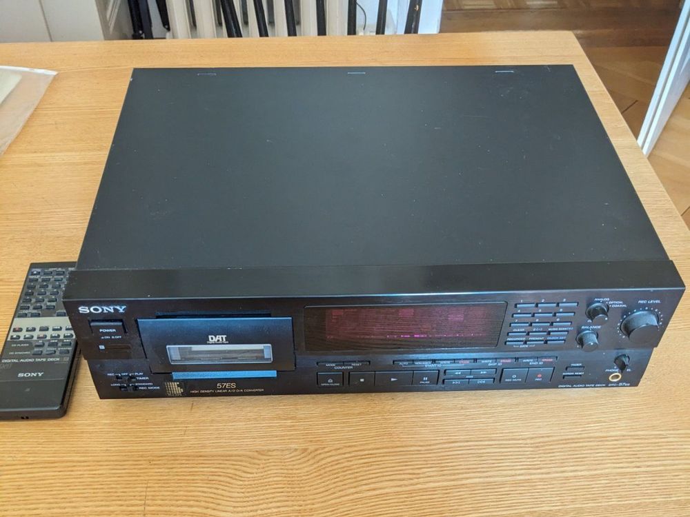 SONY DAT RECORDER 57 ES Funktionert + 78 DAT Kassetten (Gebraucht) in ...