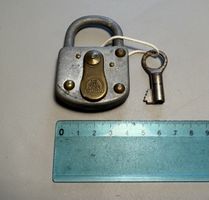 Antikes BURG Vorhängeschloss mit Originalschlüssel – Vintage