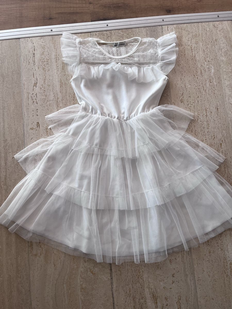 Vestiti & Gonne: Weisses Kleid mit Spitze ca Grösse 122/128 – Usato da Büren SO venduto da nadali85