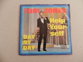 Single brit. Sänger Tom Jones mit Welthit 1968 Help yourself