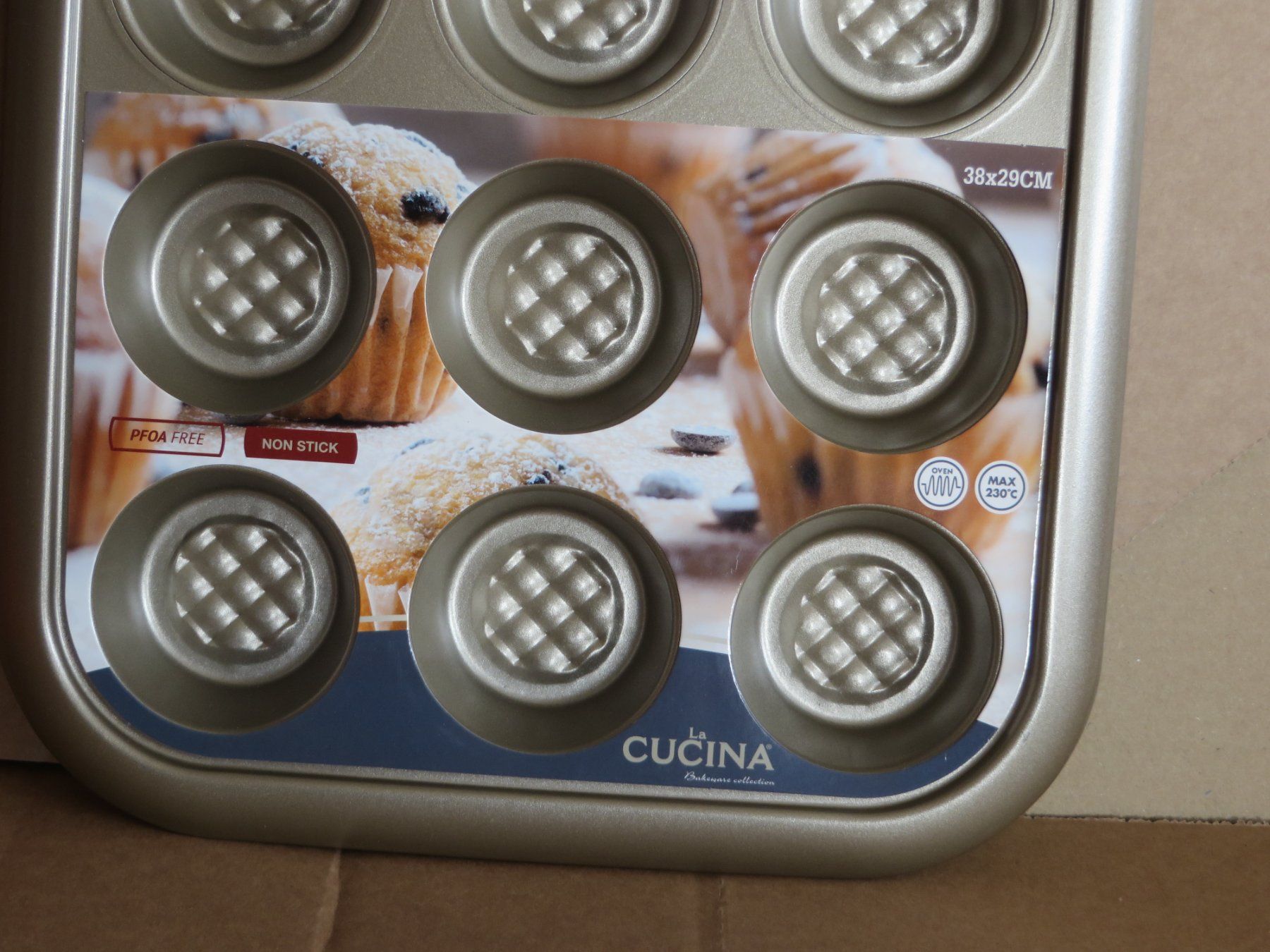 Teglie da forno: Muffinsform 12 Stk. der Marke La Cucina – Nuovo e nell'imballaggio originale da Grüningen venduto da Urtica 1