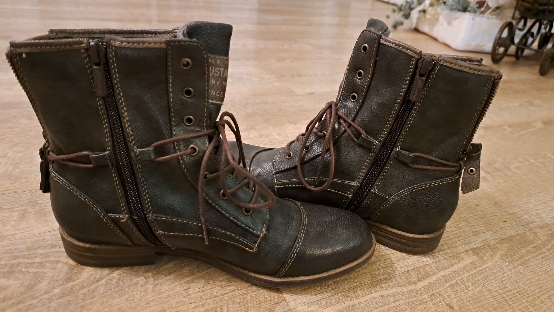 Mustang Scarpe da donna: Mustang Schnürstiefeletten 38 – Usato da Kleindöttingen venduto da Strandgut88 3