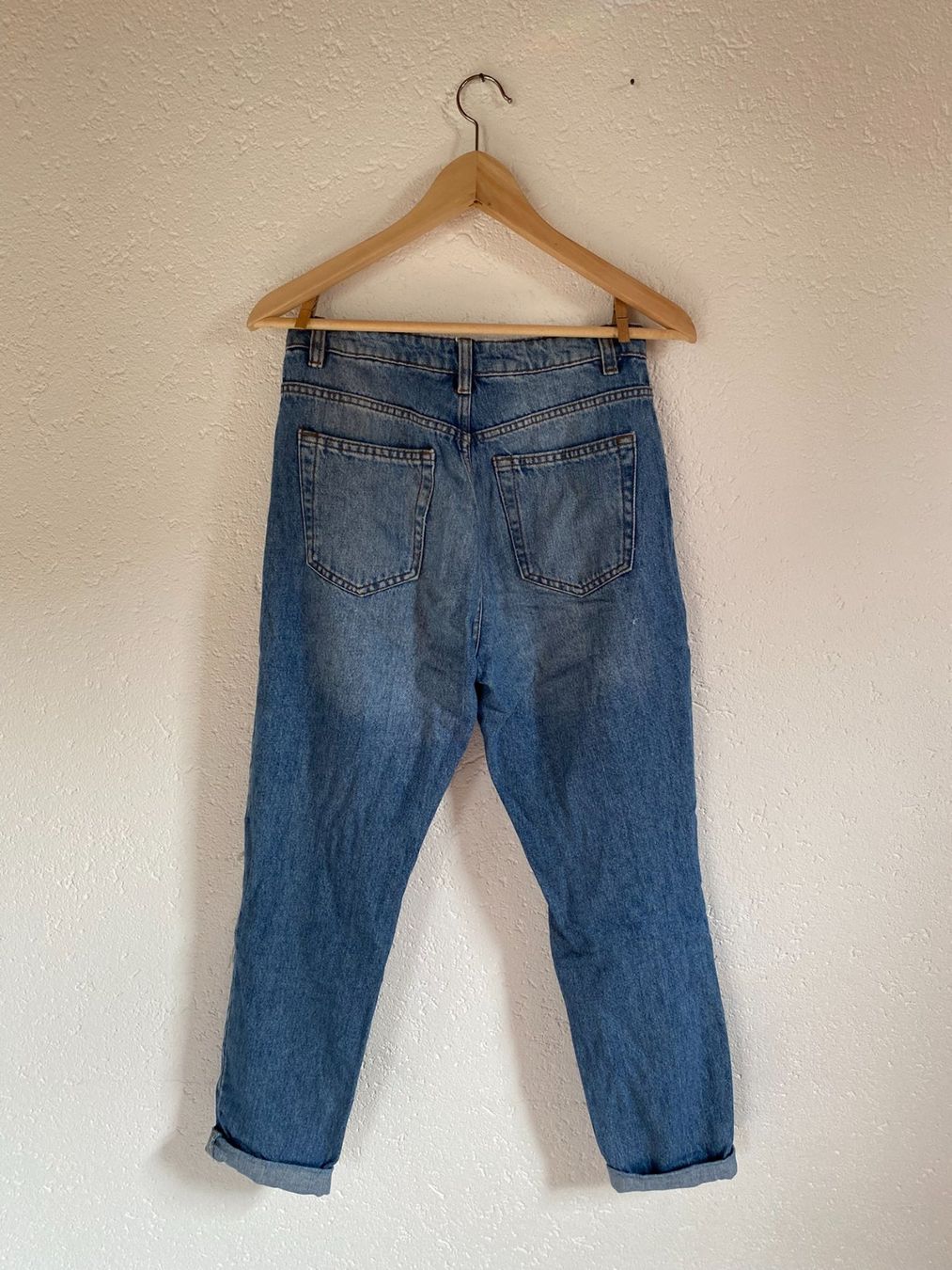 Tally Weijl Jeans: Jeans taille haute bleu troué – Usato da Delémont venduto da elena_neuhaus 1