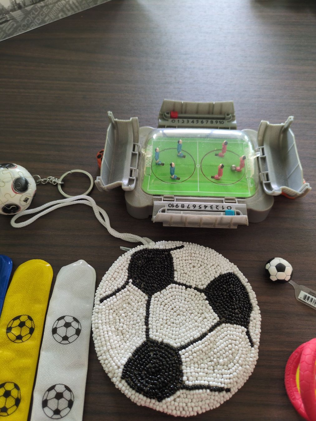 Giocattoli: Fussball Fanartikel Set Schweiz  – Usato da Meilen venduto da Frensch7 4