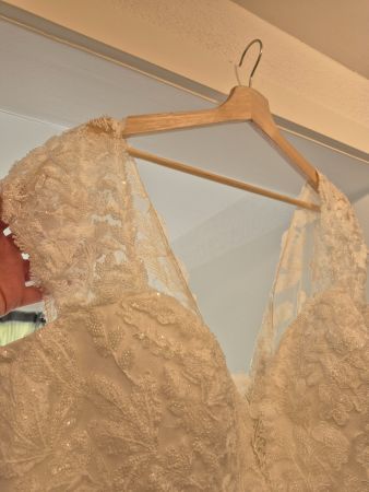 Wunderschönes Brautkleid mit Spitze und glitzer Grösse 48-50