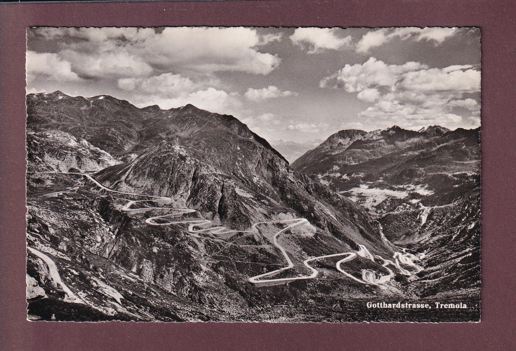 Cartoline postali: Gotthardstrasse - TREMOLA – Usato da Pully venduto da nicecards