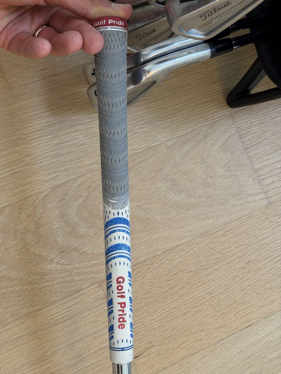 Titleist Mazze & Set: Titleist 714CB irons and Titleist pencil bag – Usato da COMMUGNY venduto da toutdoitdisparaitre 3