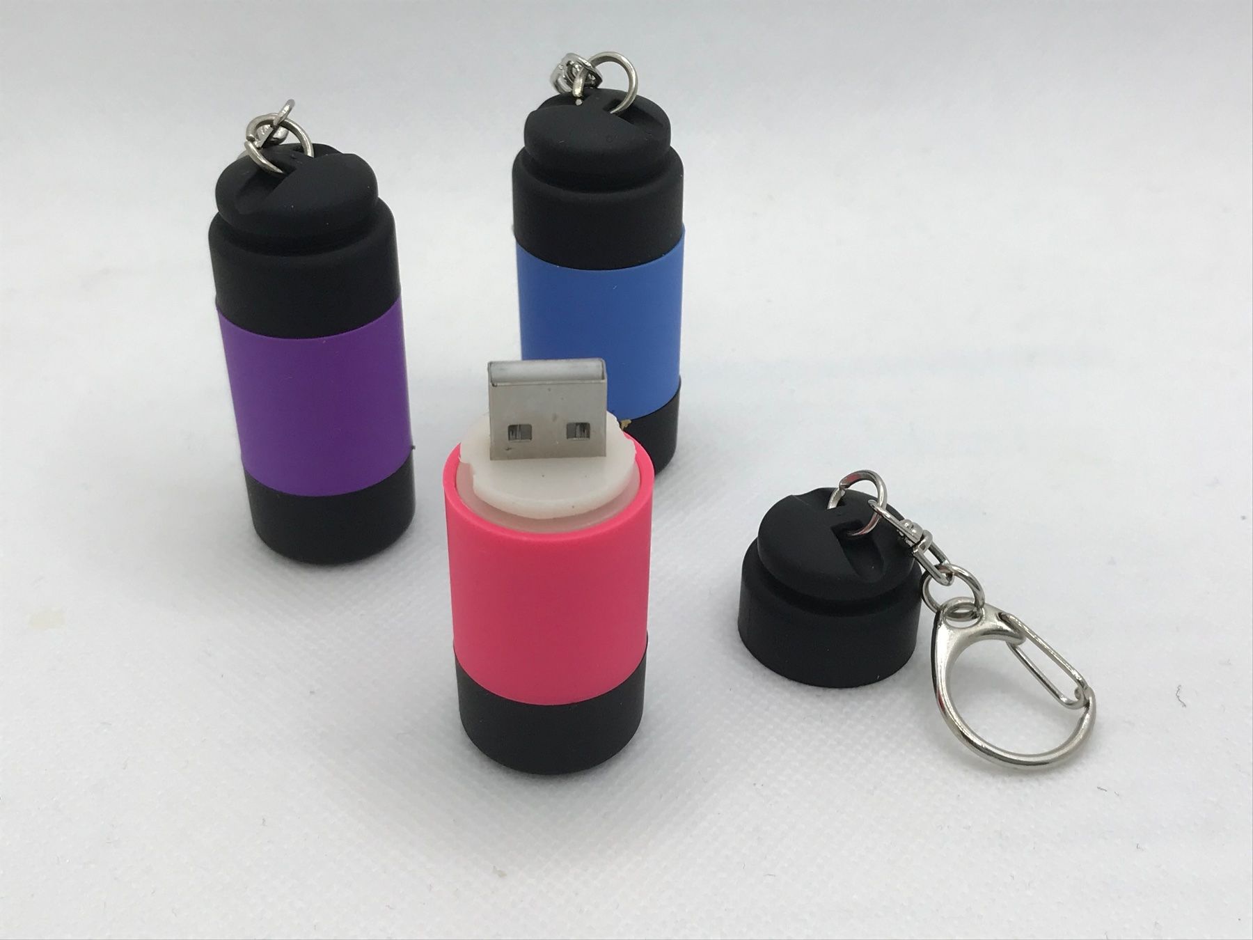 Lampes: Mini LED Taschenlampe,, USB rechargeable 3pc – Neuf avec emballage d'origine à Niederteufen par mix18
