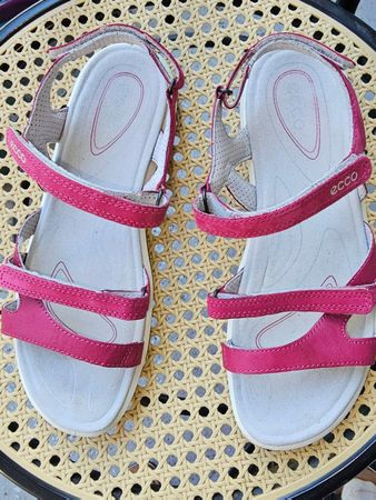 Ecco Sandale, Gr. 39, fuchsia farben, sommerlich & bequem