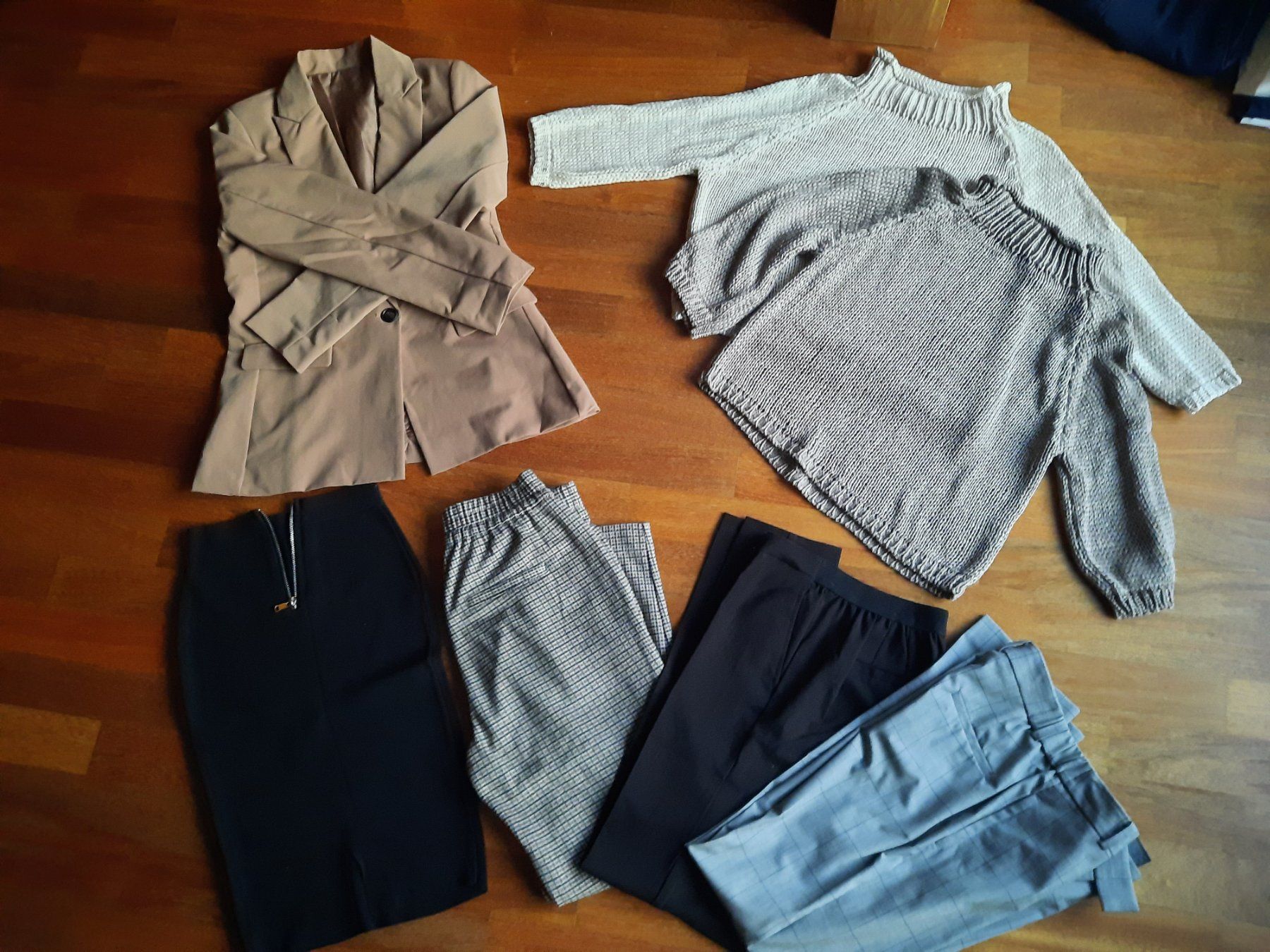 Lotti di vestiti: Damen Kleiderpaket – Usato da Buchs SG venduto da miska01