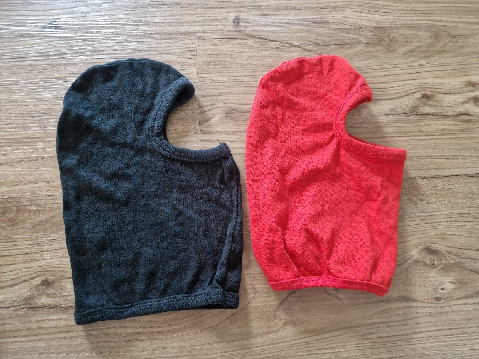 Altro in  Abbigliamento & Accessori: 2 Stk. Winter-Sturmhauben – Usato da Benken SG venduto da Muenzhandel1968 1