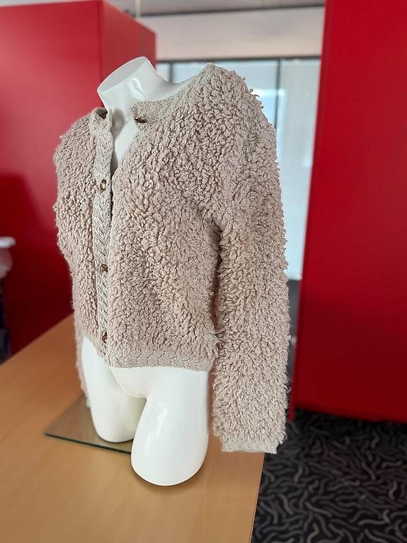 Giacche: Bouclé Knit Cardigan  Beige – Usato da Steinhausen venduto da deikoon 1