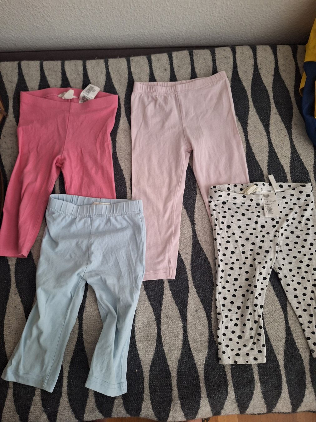 H&M Kleiderpakete & -sets: Kleiderpaket leggins – Gebraucht aus Bern von eveammann