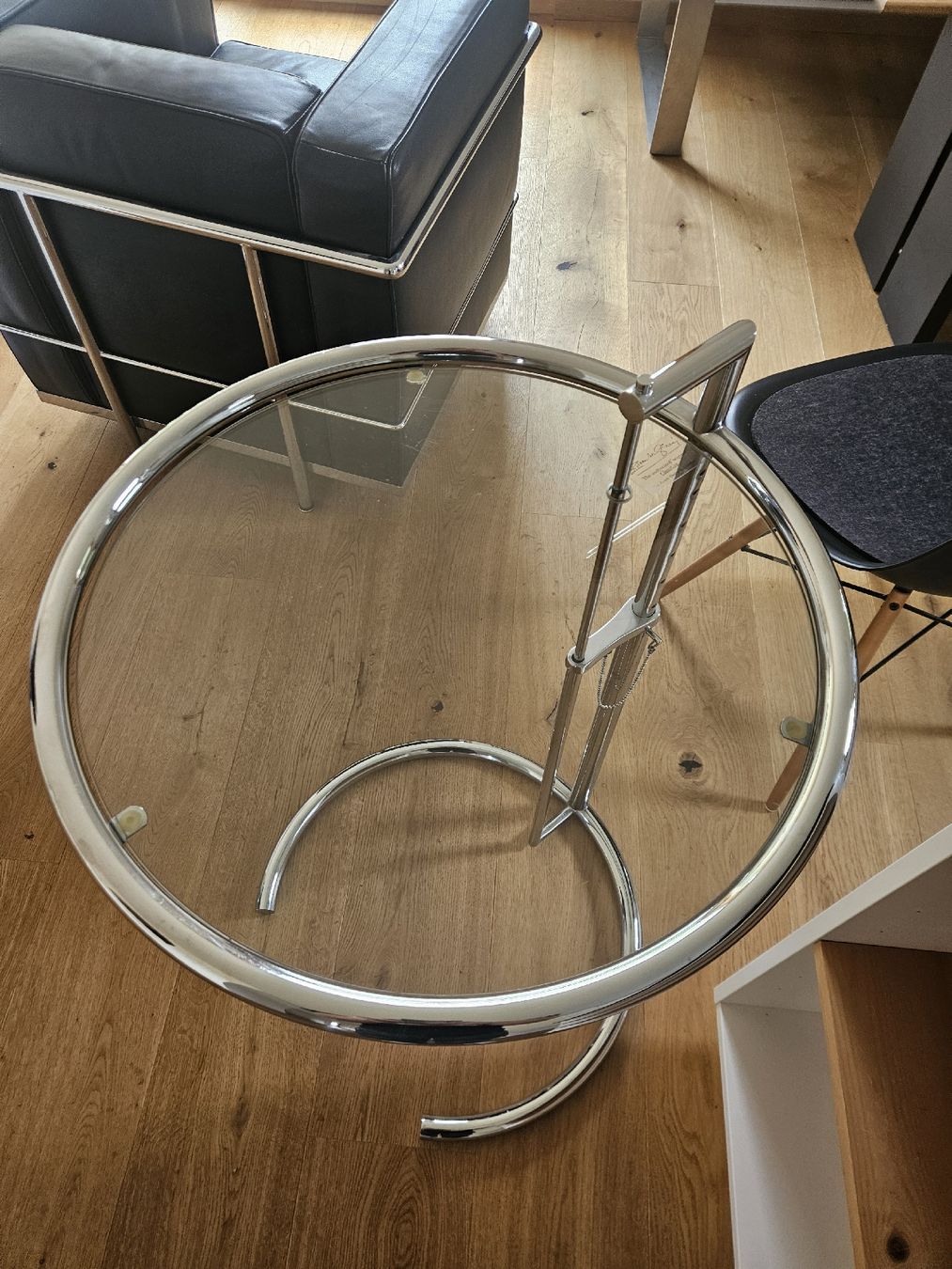 Classicon Tables: Adjustable Table E1027 Eileen Gray, Original – D'occasion à La Punt Chamues-ch par fio_s7tv 1