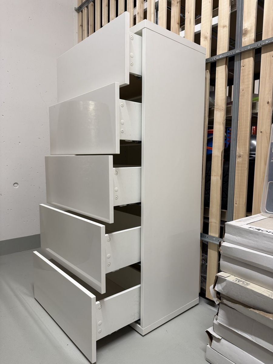 Ikea Cassettiere: Kommode weiss mit 5 Schubladen – Usato da Niederwil AG venduto da twentyseven__ 1